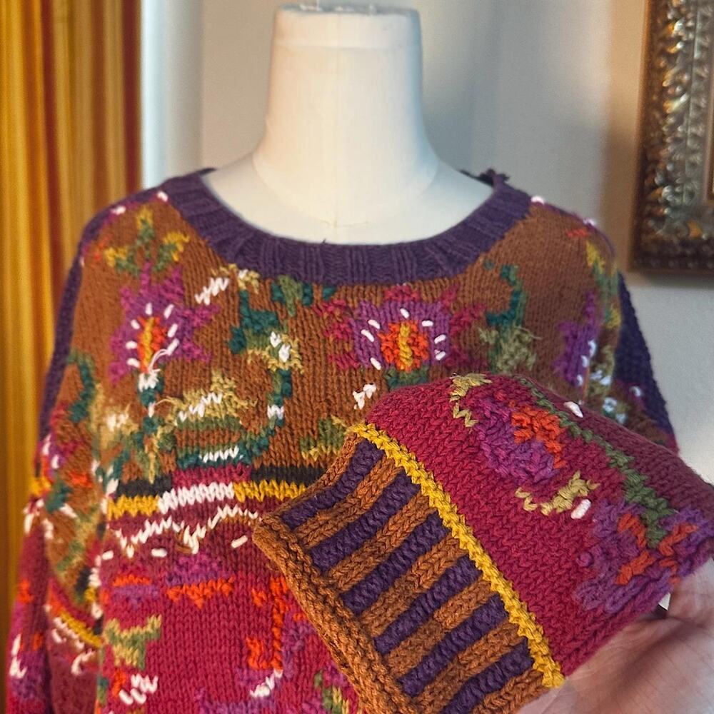 Vintage 90s hand knit embroidered